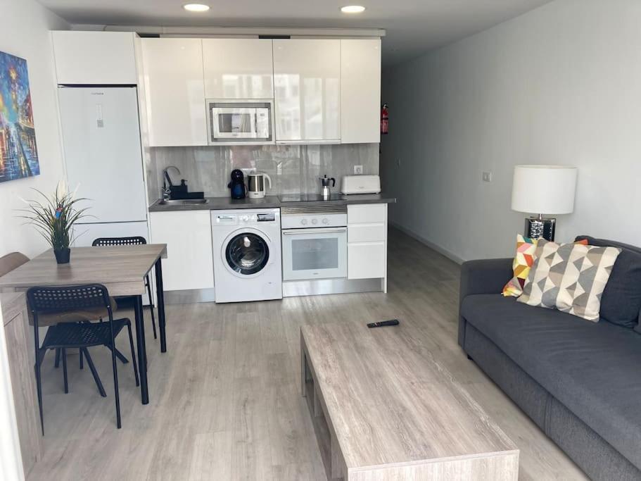 Puerto Del Carmen Airconditioned 2Bed Poolside Apt 외부 사진